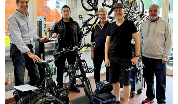 Foto von links: Christoph Haumann (Geschäftsführer), Kareem Khabbazeh (Bike-Service), Werner Wülfing, Marc Frieling und Andreas Abels (alle ADFC)